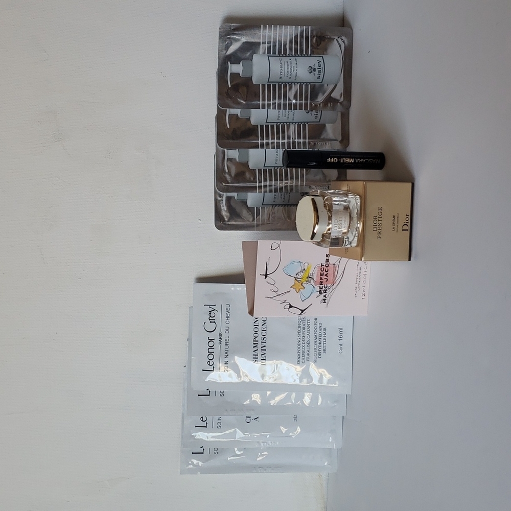 11 piece beauty bundle Dior, Sisley-Paris, Marc Jacobs, Leonor Greyl & Too Faced